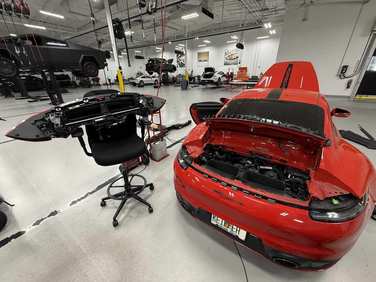 Bleufiend tweet media