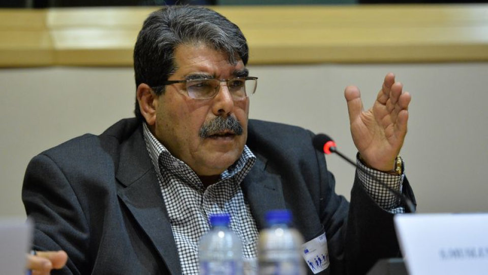 KIZILELMA_VATAN's tweet photo. İsrail Uşağı, PYD Terör örgütü başkanı Şerefsiz Salih Müslüm gebertildi… 

Kesin Bilgi https://t.co/dLy4GgA4Sl