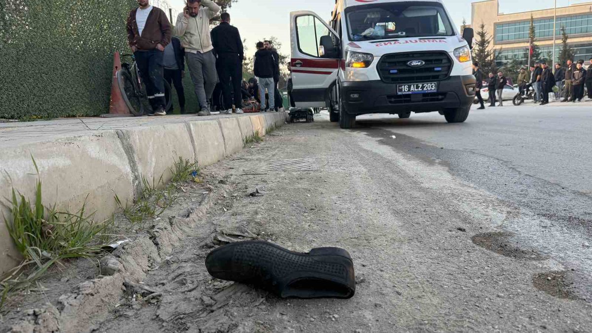 turkhabercom's tweet image. İznik'te iftara dakikalar kala otomobilin çarptığı bisikletli hayatını kaybetti turkhaber.com/haber/iznik-te…  #bursa #iznik #ahmetfidan #iznikkaza