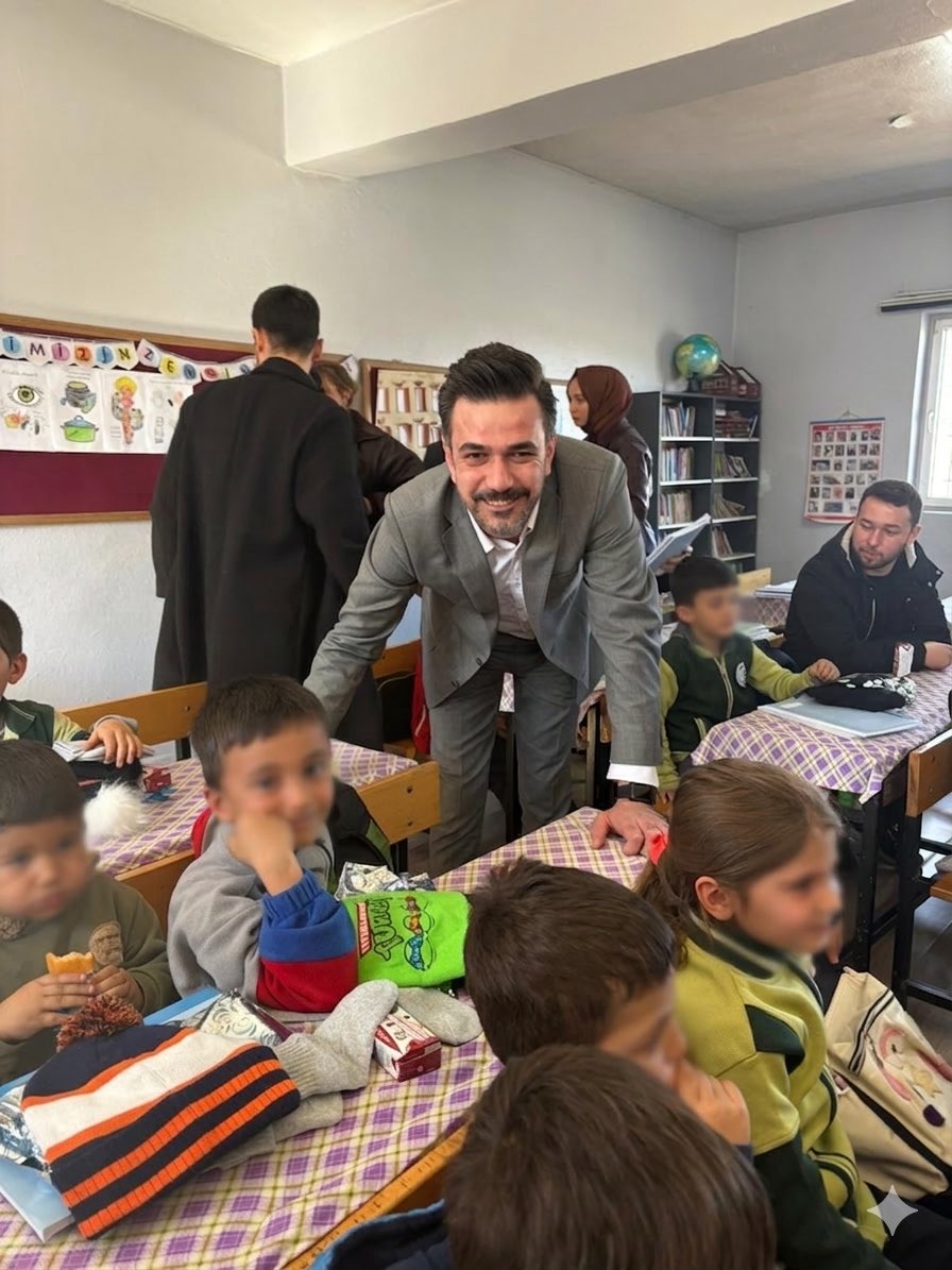 ksuedutr's tweet photo. Göksun Uygulamalı Bilimler Yüksekokulundan Köy Okuluna Ziyaret

Ziyarete Yüksekokul Müdürü Doç. Dr. Ferid Önder, Müdür Yardımcısı Hayrettin Tıraş, Finans ve Bankacılık Bölüm Başkanı Doç. Dr. Gülferah Ertürkmen, Yüksekokul Sekreter V. Veli Gürbüz ile yüksekokul öğrencileri katıldı https://t.co/G7JjYnAixg