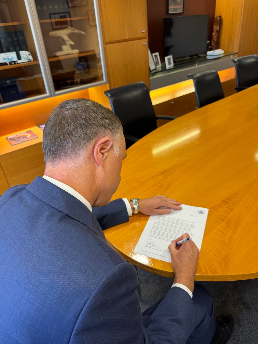 Simon Watts tweet media