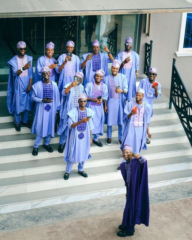 ÒLÁ the TÀILÓŘ tweet media