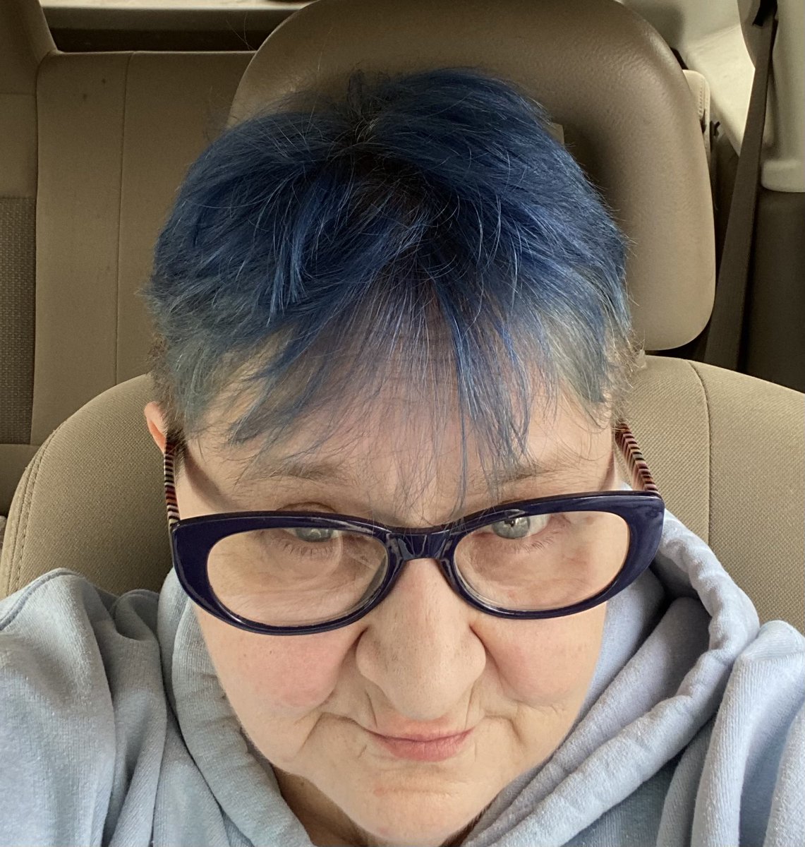 TweetyChick71's tweet photo. Hahahaha
Oh yesβ¦ itβs definitely purple!! π€£π€£
Wonder if my husband will notice π€£ππ€£
I swear, I crack myself up!
#NewColor
#CuzWhyNot
#ItsJustHair https://t.co/YEtuzfwaZe