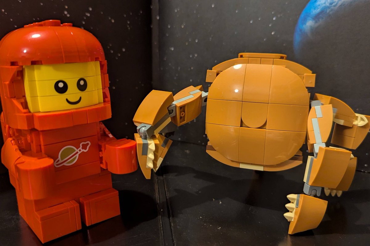 MiddleAgedManInLego tweet media