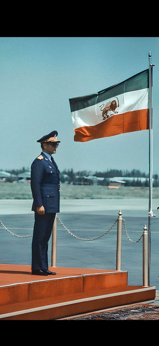 Persian Girl 🕊️ tweet media