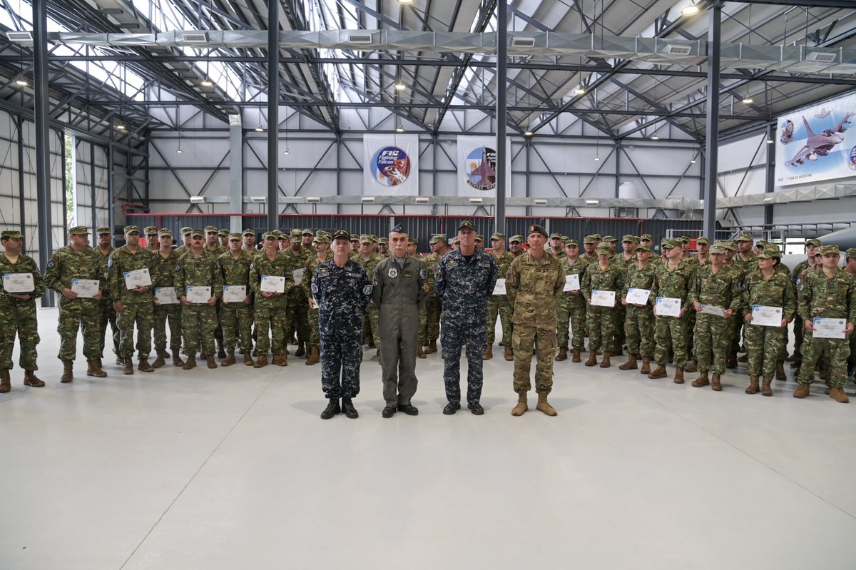 Ministerio de Defensa tweet media