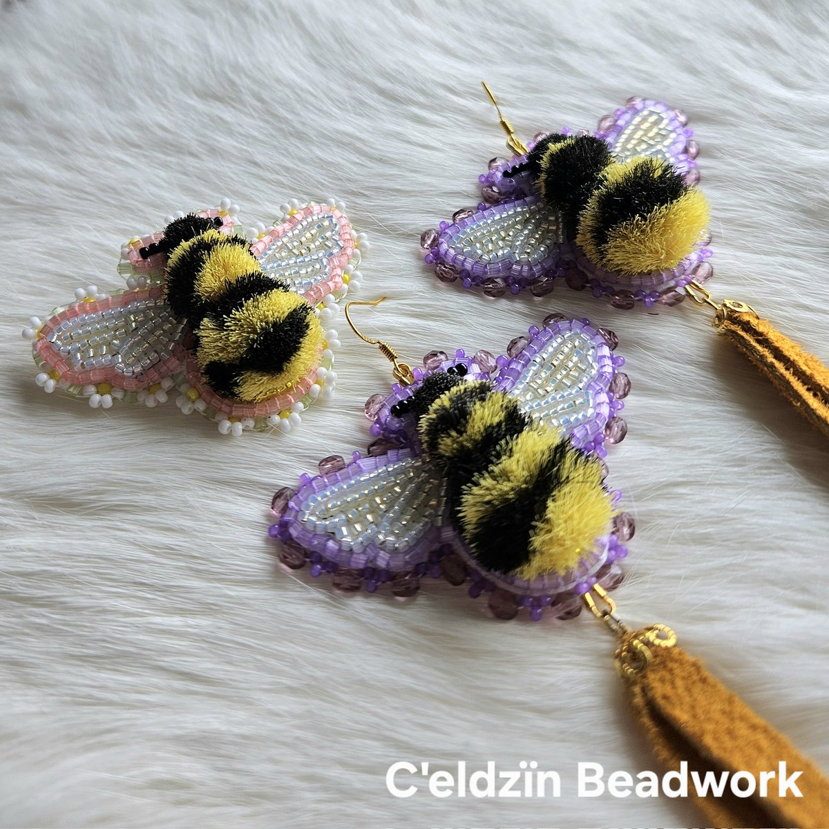 🐝 Tufted Bees 🐝

These adorable bee earrings and barrette is available now on my website!
celdzinbeadwork.com