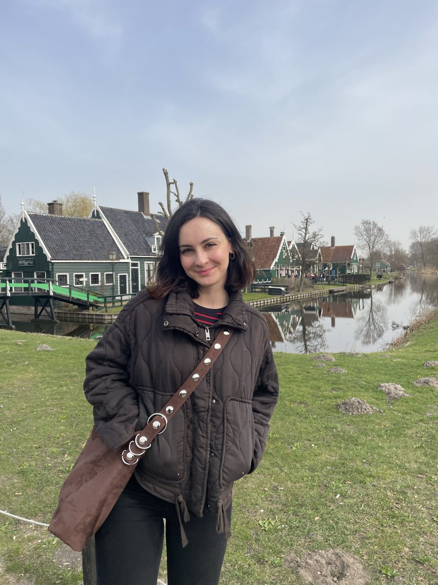 Me_Hellish's tweet photo. Amsterdam 💚 https://t.co/aImMb7E1iy