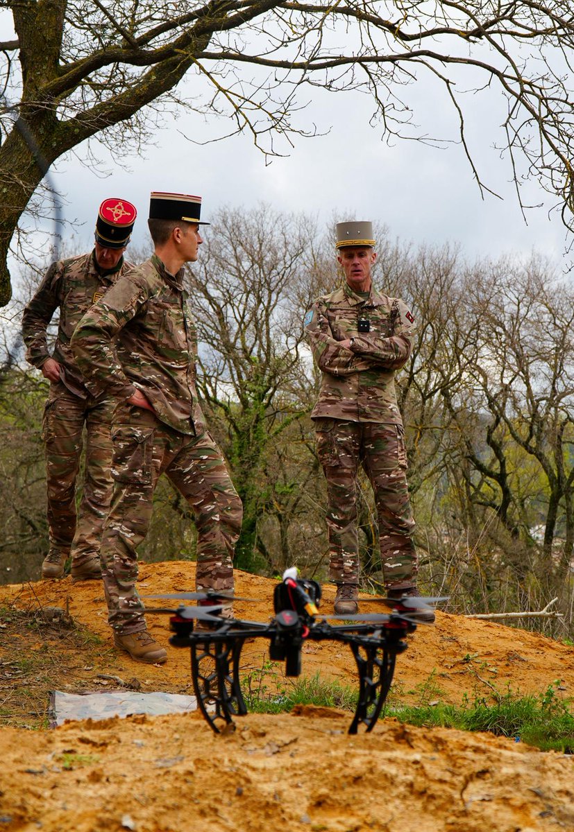 Chef de corps 1REG tweet media