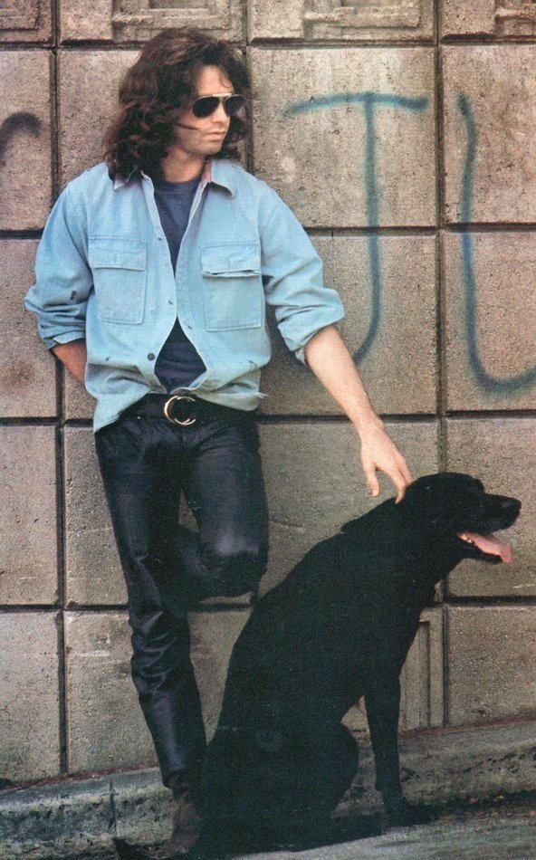 SukursalRock's tweet image. On this day, March 11th, 1971,
Jim Morrison, of the band The Doors, arrived in Paris staying at The George’s Hotel. The following week, he moved into an apartment at 17 Rue Beautreillis in Paris. Jim lived in Paris until his death on July 3rd, 1971. #Legend #JimMorrison #TheDoors