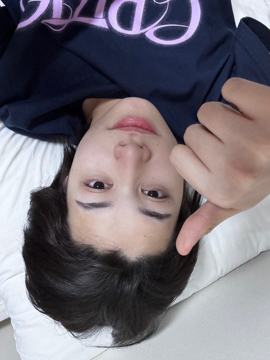 louisiapa's tweet photo. [260311] #LOUIS weverse update 

[1/2] 
halo, aku louis. pengen ngasih tau kalau kehidupan sekolahku baik-baik aja dan aku terus berusaha keras!!🙂 aku bakal berusaha keras buat jadi anak baik 💯💯 https://t.co/S2JXGwQxn8