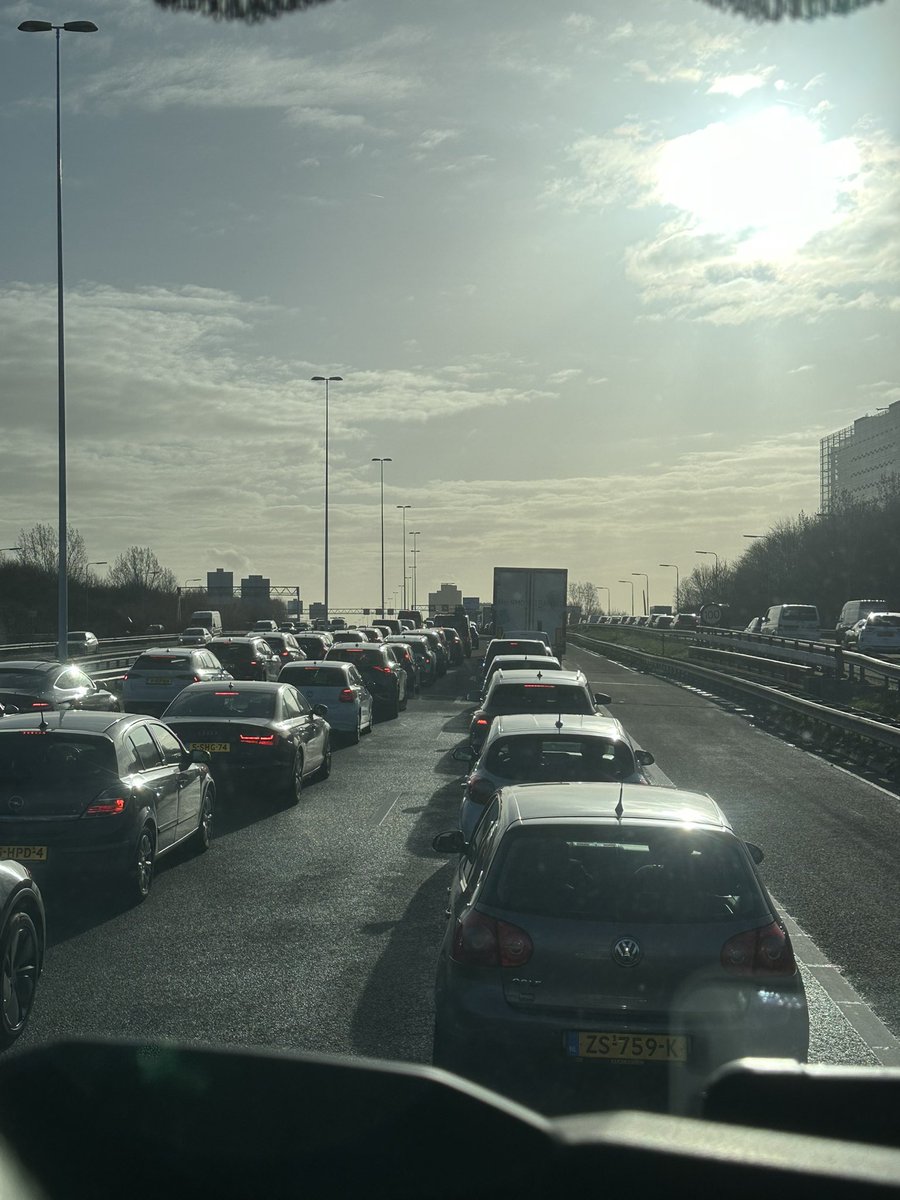 Sander / tweet media