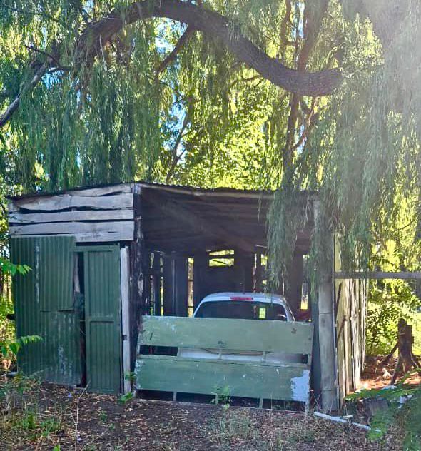 Fondeado en una chacra de Gaiman, la Policía del Chubut recuperó un vehículo robado en Trelew chubutline.com/la-policia-del… a través de @Chubutline