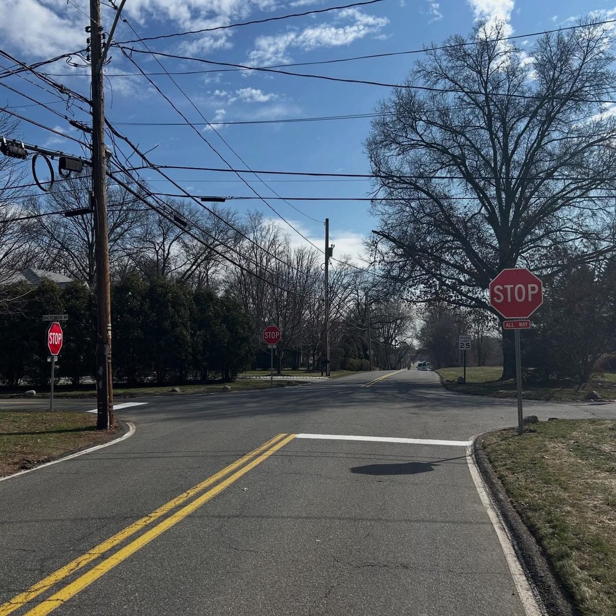 🚨 There is now a NEW FOUR-WAY STOP at Clinton Ave &amp; Quackenbush Ave. 
All directions must come to a complete stop to improve safety for motorists, pedestrians, and residents. 
At the intersection:
• Stop completely
• Look in all directions
• Proceed when it is your turn