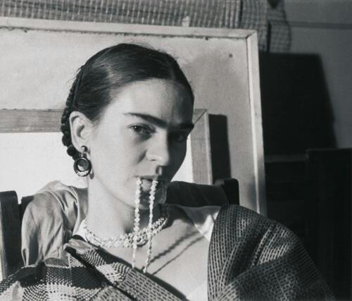 Frida Kahlo tweet media
