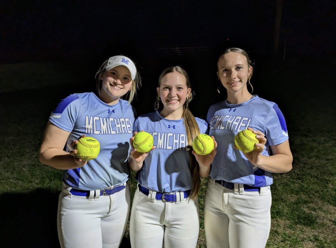 koraingle2027's tweet photo. Another 2 💣💣’s last night (only got one on video) and McMichael softballs 4th win of the season! Starting the season off very strong! #uncommitted 
@CarEliteNCorg @CE_Dodson https://t.co/a9uxo5FRYz