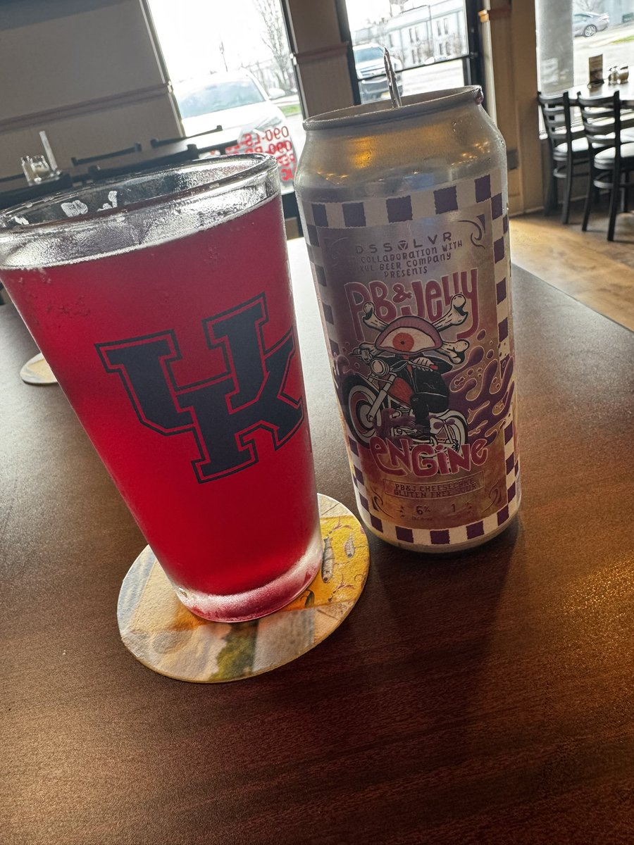 StuEdelen's tweet photo. @DrewFranklinKSR Go CATS!!! https://t.co/KZCEoiZQUI