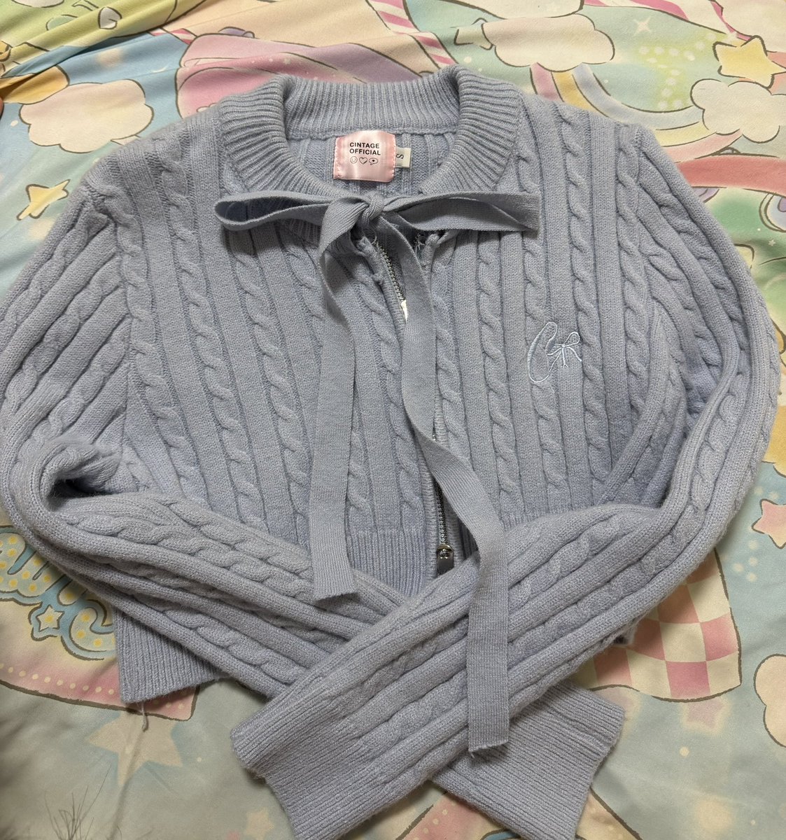 febfeb17_'s tweet photo. Cintage ครอปคาดิแกน 
300 size s ♥️
เพิ่มเติมทักdmได้ค่า รุ่นนี้ไม่มีขายแล้วน้าา
#ส่งต่อเสื้อผ้า #ส่งต่อเสื้อผ้ามือสอง
#เสื้อผ้ามือสอง #เสื้อผ้ามือ2 #stylist #ส่งต่อcintage #cintage #vghbkk #ส่งต่อstylist #bemingbkk https://t.co/xTqXnz3fmz