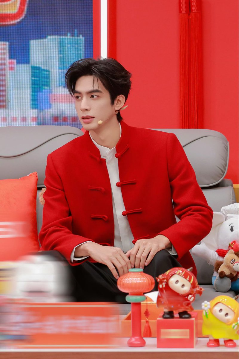 shouldbeyourssj's tweet photo. Masih nggak terima sama tuh fans actor yang ngatain SWL dan banding-bandingin tapi ngerendahin. Makan tuh karma idola lo! 🤌🏻 masih inget banget waktu SoM tayang, tuh nama nempel mulu anjay. Marketingnya ngeselin banget. Lu bandingin swl pas predebut sm idola pas predebut!!! JAUHH https://t.co/98fsYadbAp