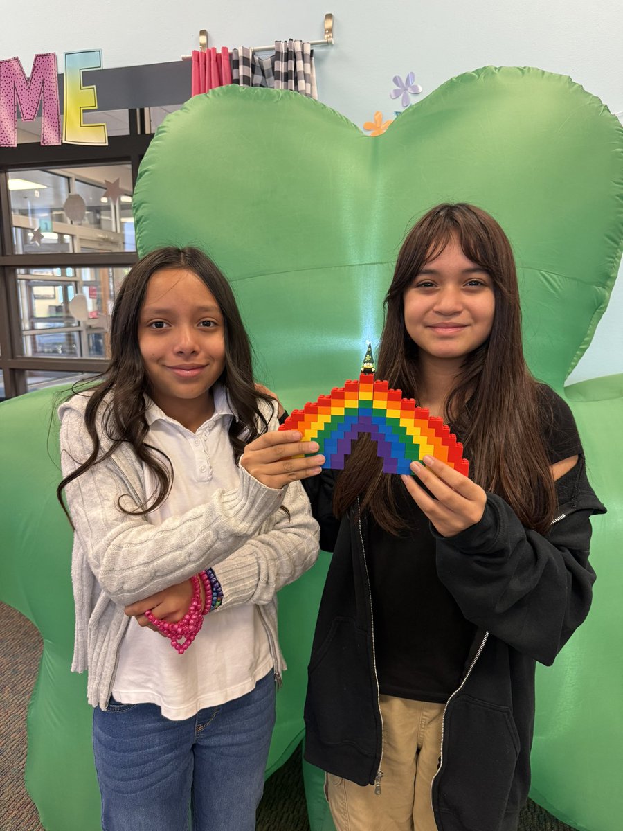 Mandi Martinez tweet media