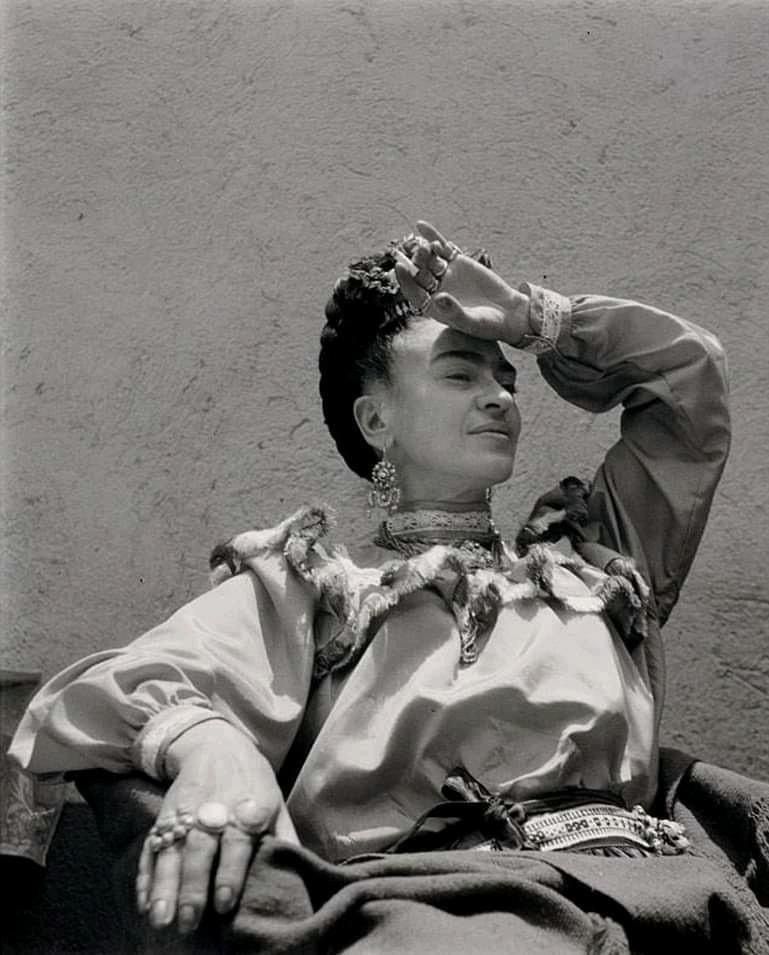 Frida Kahlo tweet media