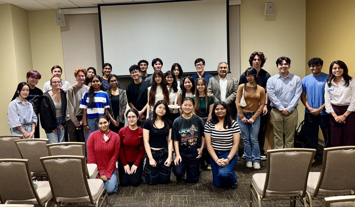 ChildersBg's tweet image. Thank you to the @USFHealth pre-med student group #Oncobulls for the invitation to attend their clinical scenarios session. What a bright group of students! 

#premed #surgonc