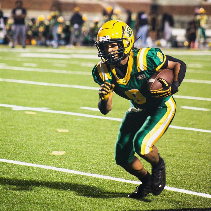 coachporterWR's tweet photo. Bethel Bruins Football Prospect Watch

🟢Kasyn Campbell #9 @Kcampbell00_ 
🟡5’8” 165 WR/KR
🟢61 catches 1,002 yards 8 TDs/2 KR TDs
🟡3.20 GPA

https://t.co/MrjPTENUNu https://t.co/co4yXifylv