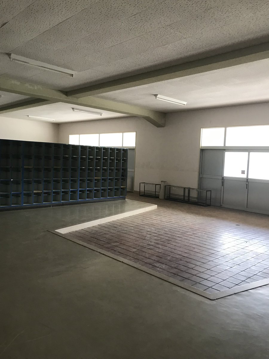 okamoo0628's tweet photo. 震災が金曜日で小学校にいたから助かった。これが土日、卒業式後か夜だったら確実に今はいないと思う。 https://t.co/hloaQoZq3X