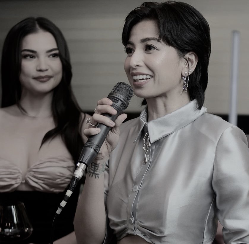 intorhiandenise's tweet photo. the way rhian looks at glaiza like the whole world disappears around her 🙂‍↕️☝🏻 https://t.co/XjoZTmhSRh