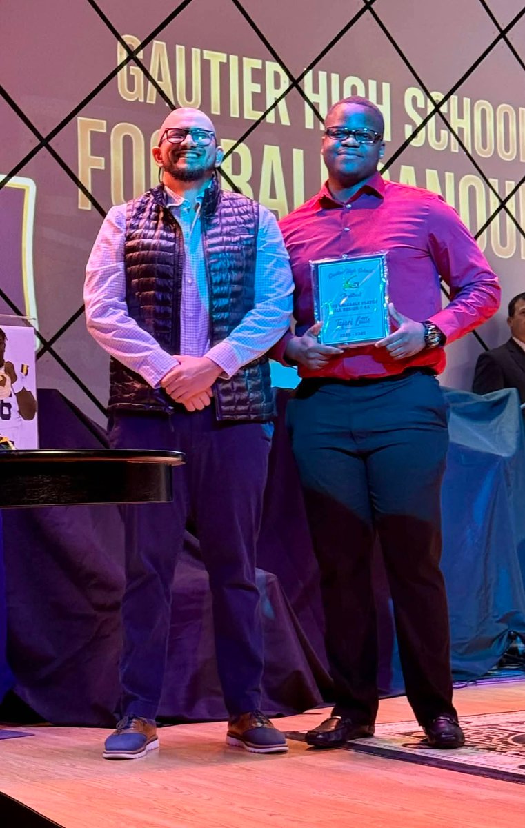 Coach Vera (O Line) tweet media