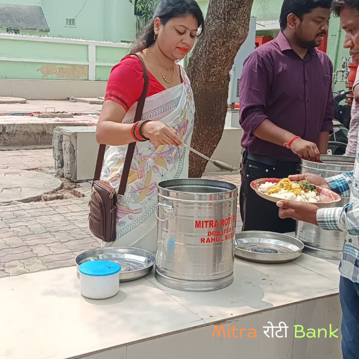 MitraCharitable's tweet photo. Education with Humanity 💛
Honoured to welcome Smt. Jyotirmayee Padhan (Principal, OAV Jharmunda) and Sri Nirbhaya Kumar Singh (Maths Teacher) who joined Mitra Roti Bank in serving free food at the Government Hospital.
A powerful reminder that true education inspires service. https://t.co/RzPrLGV995