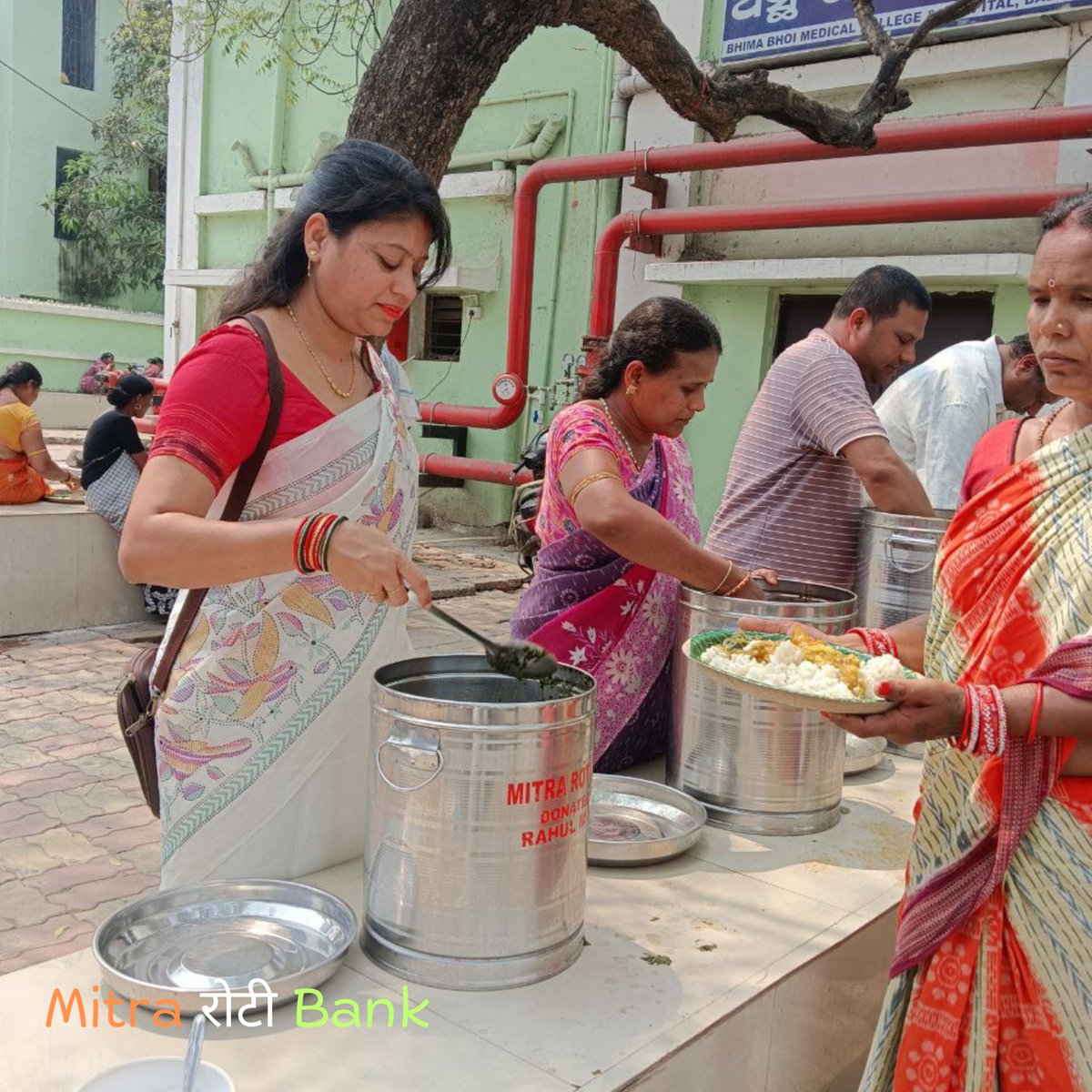 MitraCharitable's tweet photo. Education with Humanity 💛
Honoured to welcome Smt. Jyotirmayee Padhan (Principal, OAV Jharmunda) and Sri Nirbhaya Kumar Singh (Maths Teacher) who joined Mitra Roti Bank in serving free food at the Government Hospital.
A powerful reminder that true education inspires service. https://t.co/RzPrLGV995