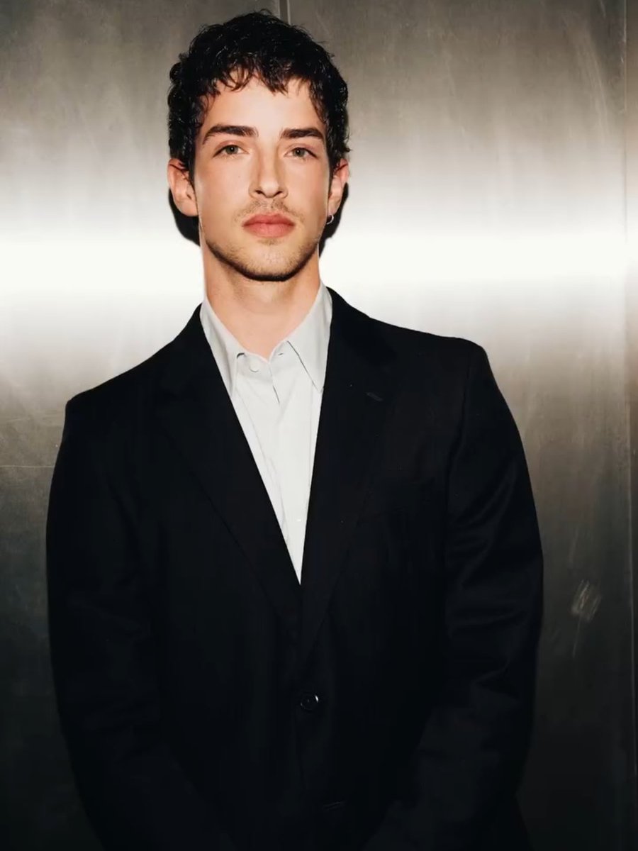 Manu Rios Archive tweet media