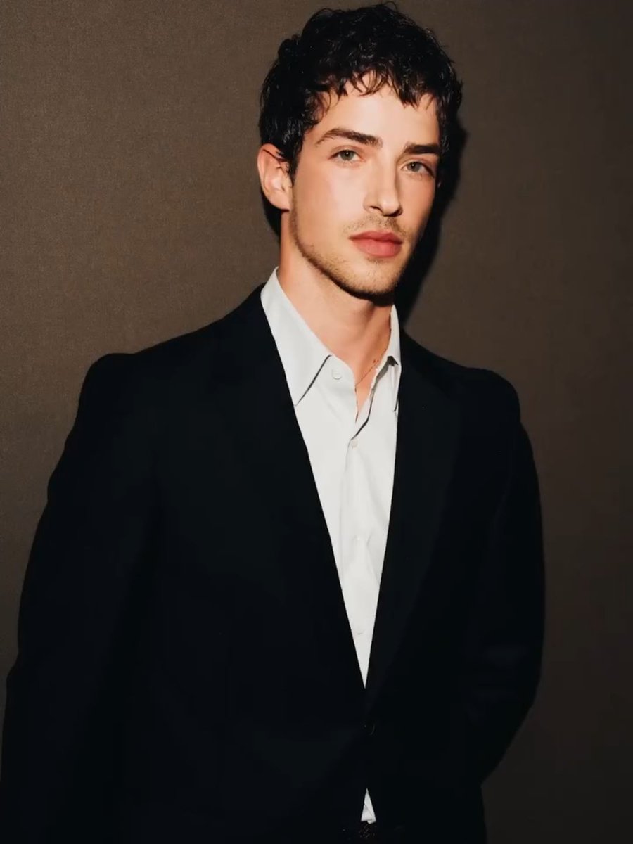 Manu Rios Archive tweet media