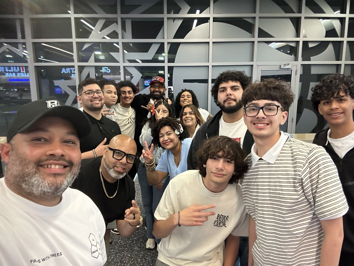 CoachMor23's tweet photo. Puerto Rico en el Kia 🏀 https://t.co/xNk05W2I2b