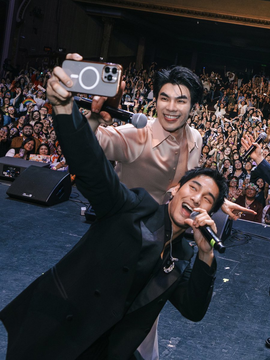 รูปนี้พี่มายกับโปน่ารักมว้ากกกกกกกก อยากให้มีทัวร์อีกเยอะๆเลย อยากเห็นพี่มายกับโปไปเที่ยวด้วยกันอีกกกก 💚💛