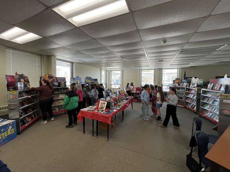 DLBeckwithMS's tweet photo. Students were excited about the Book Fair! There are still a couple more days left for students to visit and purchase books. https://t.co/dDcNwsdar0