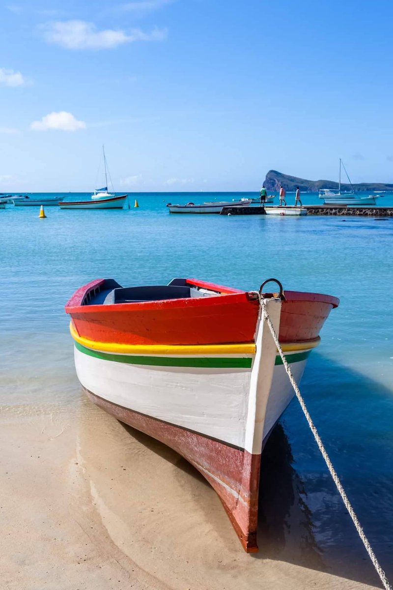 DMorneau's tweet photo. Bonne fête nationale à l’île Maurice et à tous mes amis mauriciens. Happy National Day to Mauritius and to all my Mauritian friends #Maurice #IleMaurice #Mauritius 😉👍✨😇🇲🇺 https://t.co/KvDgrnSSeI