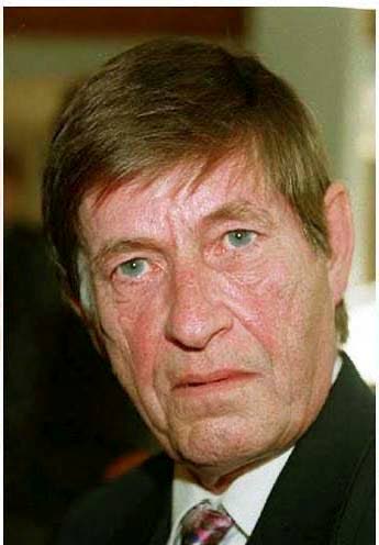 Nuorsuomalainen nupisee tweet media