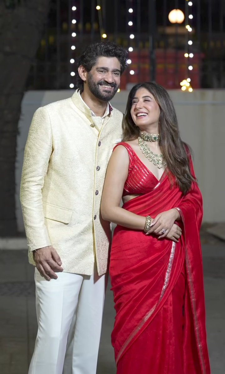 lavanyj1's tweet photo. Pretty happy newlyweds couple 🥹❤️

Congratulations ❤️ https://t.co/FMGiddbwFo