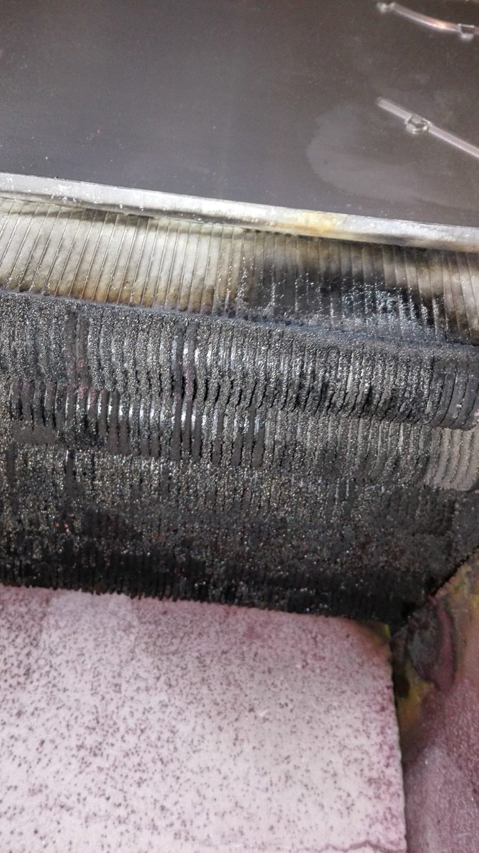 KosemoMoravia's tweet photo. Kotle pár let bez údržby, i na takové kotle se bohužel dostáváme
#plyn #heating #montazkotle #ingeneering #water #wolf #kotle #cisteni #udrzba #plynovekotle #vytapeni #thermona #junkers #buderus #viessmann #destila #plynovákotelna #dedietrich #kosemo #rekonstrukce #viadrus https://t.co/6pjo978WFs