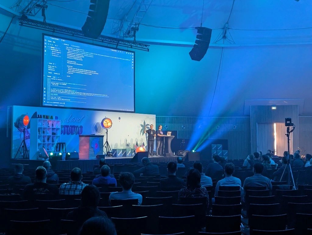 MaritvanDijk77's tweet photo. On my way home from @JavaLandConf. It was great speaking with @aalmiray on "Getting more out of Maven". Thanks for having us!
Added bonus: social media feed shenanigans.
#JavaLand https://t.co/6mNehva39U