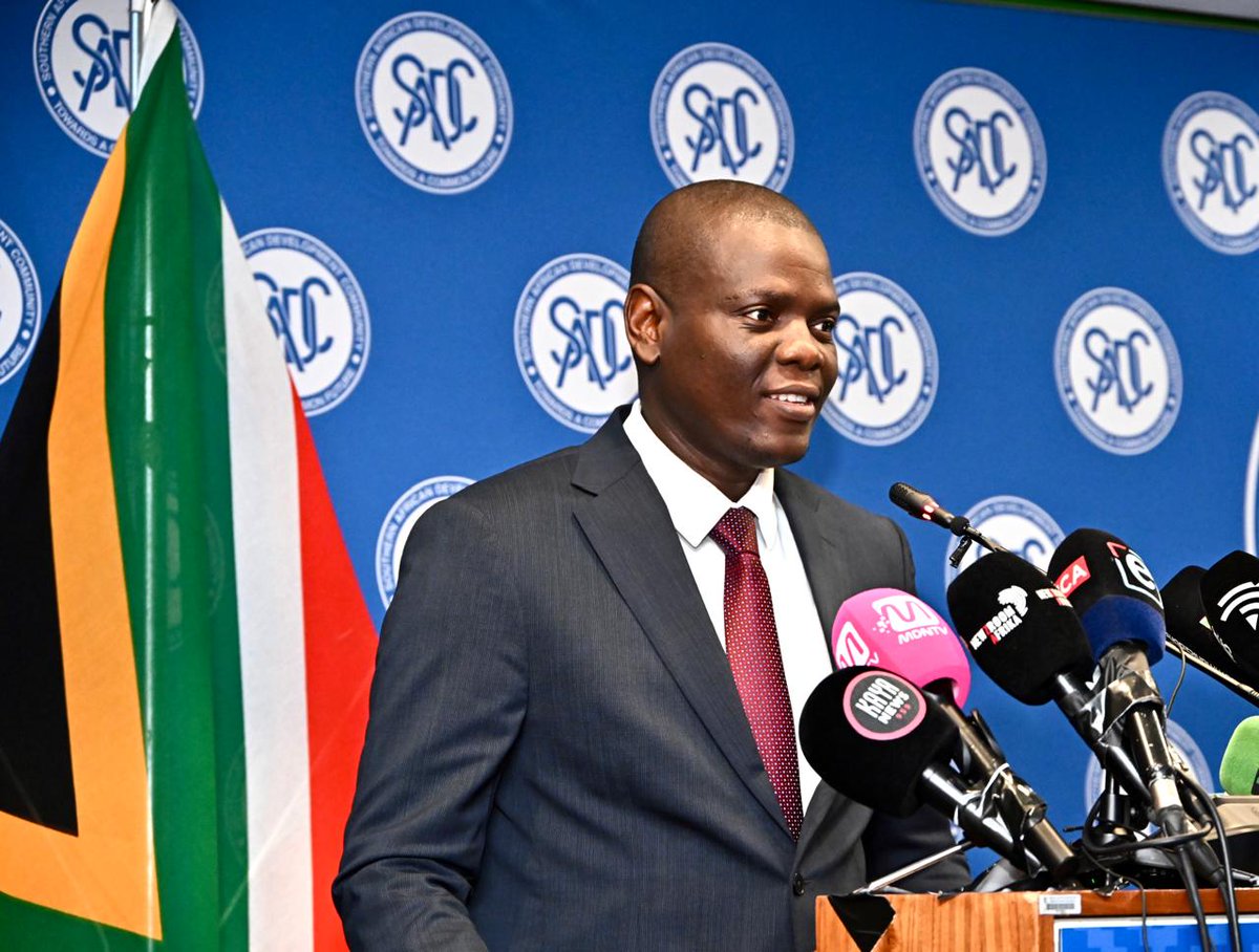 Ubuntu Radio DSTV888 tweet media