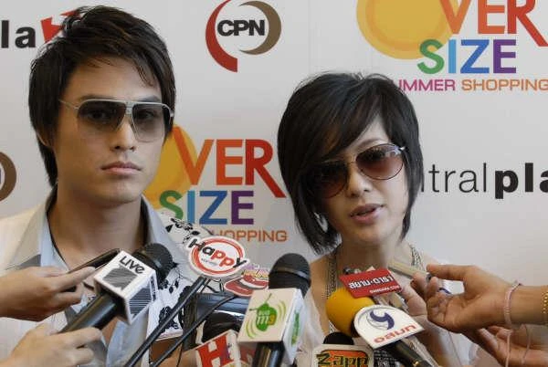 ละหน้าพี่ได๋ลอยทับซ้อนมาเลอ ฮีเป็นฝ่ายหน้าเจื่อนบ้างอะทีนี้