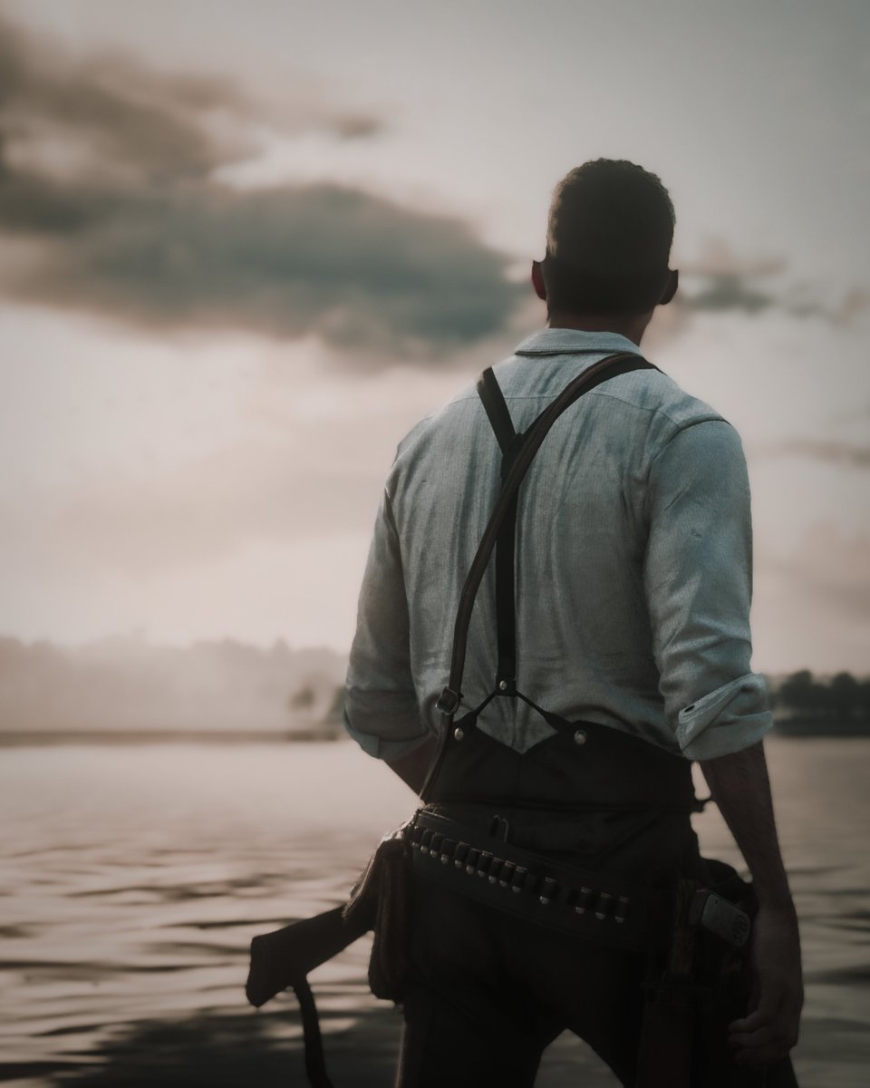 AfterFrame || VP tweet media