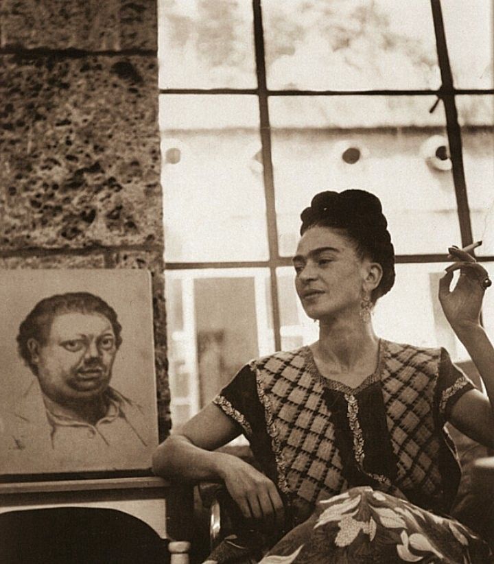 FridaKahlo's tweet photo. "Gracias a mi misma y a mi voluntad enorme de vivir entre todos los que me quieren y para todos los que yo quiero." #FridaKahlo https://t.co/lvaCj7JBhZ