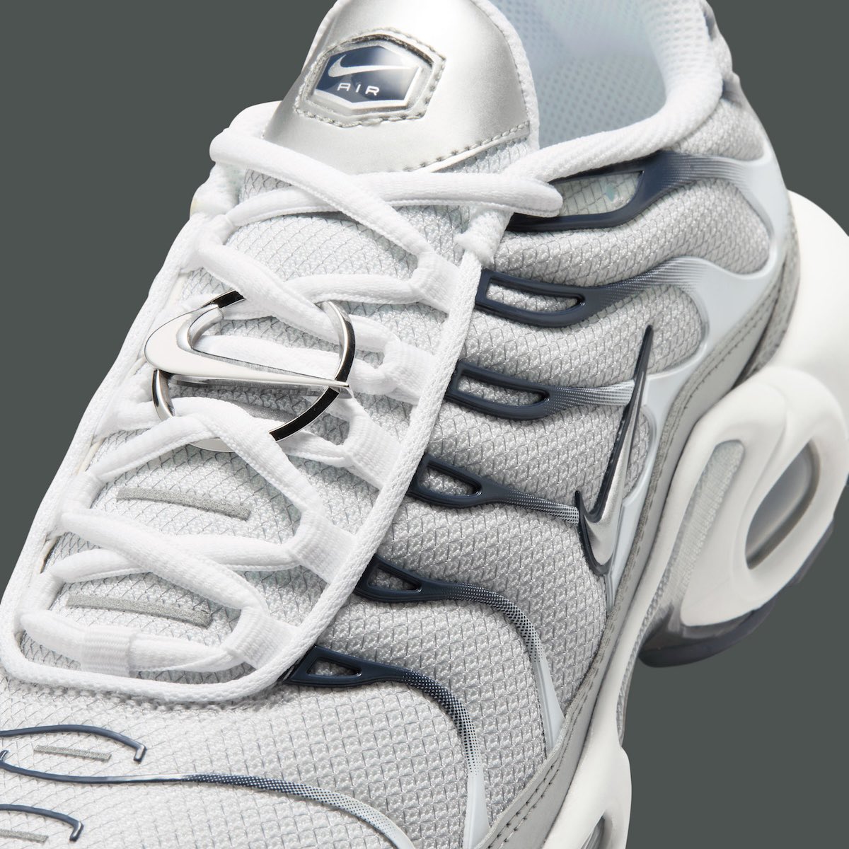 sneaker bar detroit release date