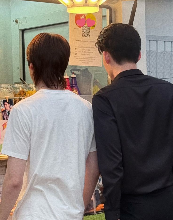 ปภว มองแบบฟิลเตอร์สว.คือคู่ชิป มองแบบถอดฟิลเตอร์สว.คือคู่จริง มองจากดาวอังคารก็รู้ว่า "ปภวปฟก"

#ปอนด์ภูวินทร์ #PondPhuwin