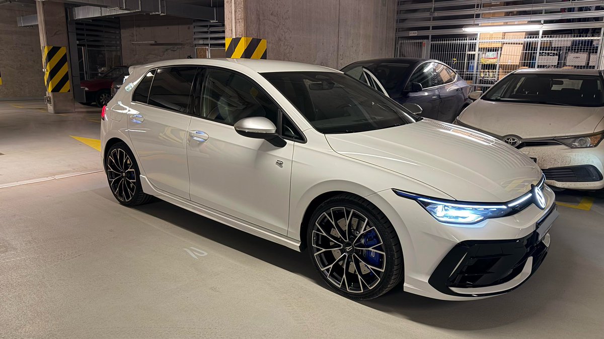 Absolut_Sabs's tweet photo. Just look at this 8.5 R 🙆🏾‍♂️ https://t.co/Ow8J9CkyPK