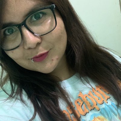 simonee30's tweet photo. 🤓🤓 #NuevaFotoDePerfil https://t.co/ETDxpu7qyX